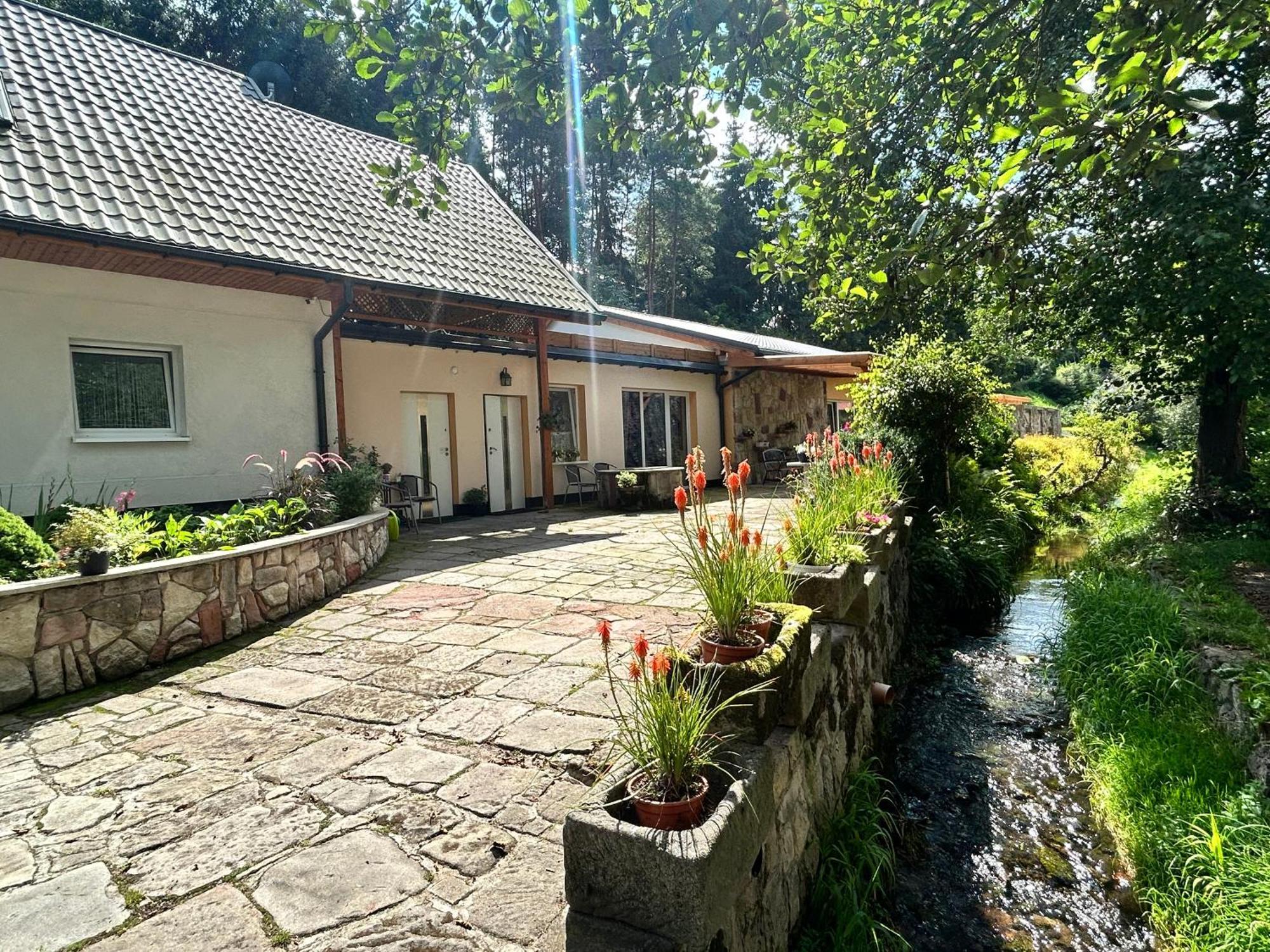 Zielona Roza Villa Wambierzyce Eksteriør bilde